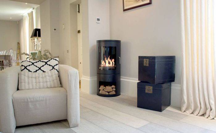 The Burford bioethanol fireplace in action.