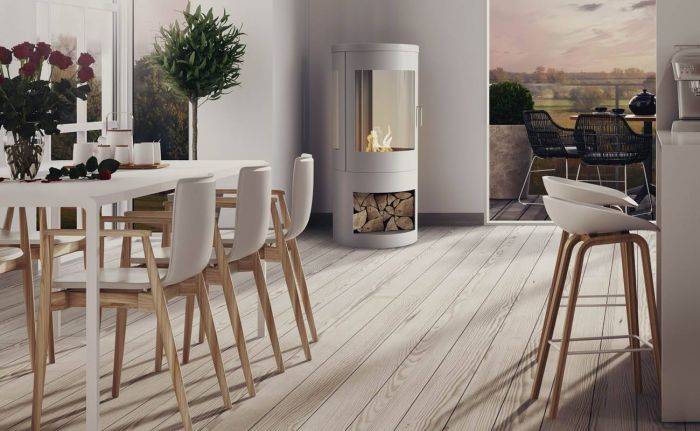 The Howarth bioethanol fire in action.