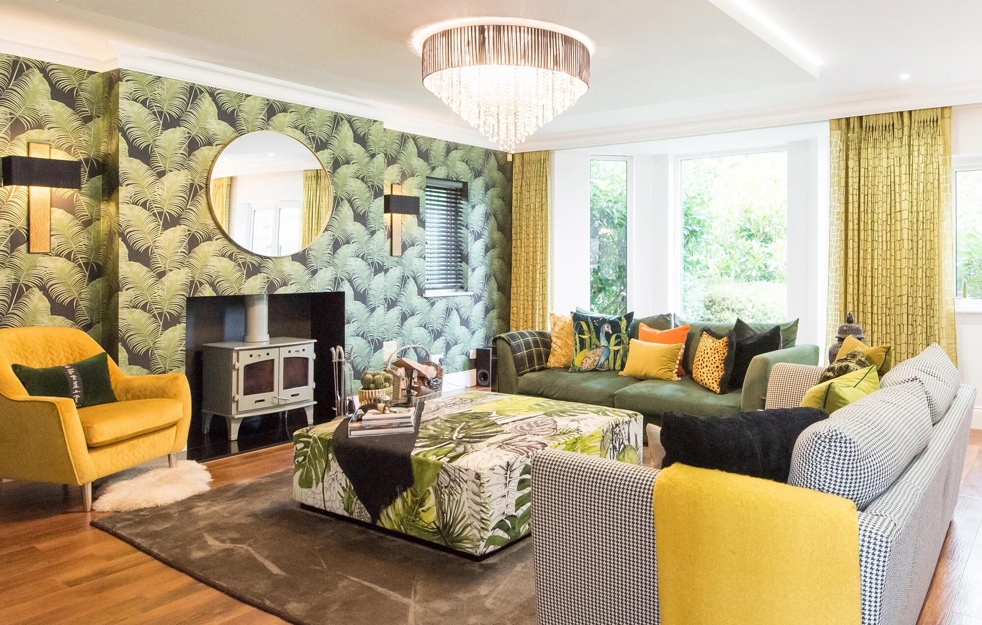 Top 9 Ideas for Highlighting Your Fireplace With Wallpaper